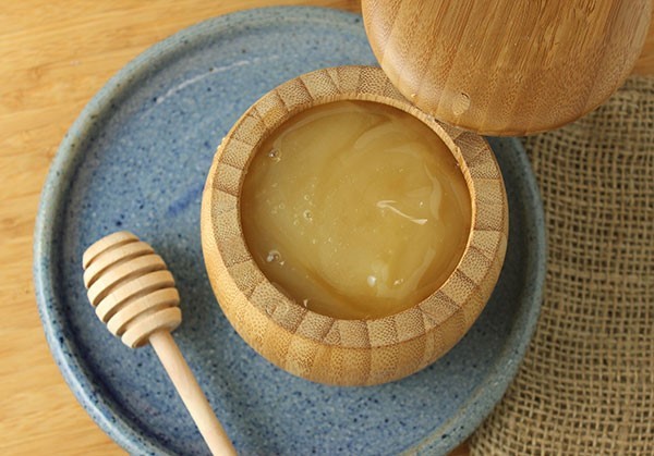  Putting Honey On Face Apache Lake Kissimmee FL